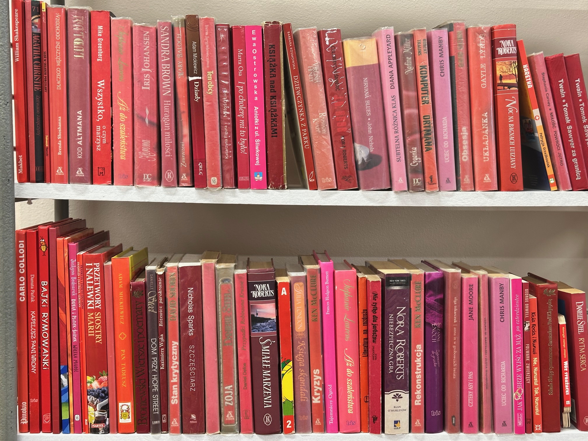 Filia została udekorowana w serca z papieru