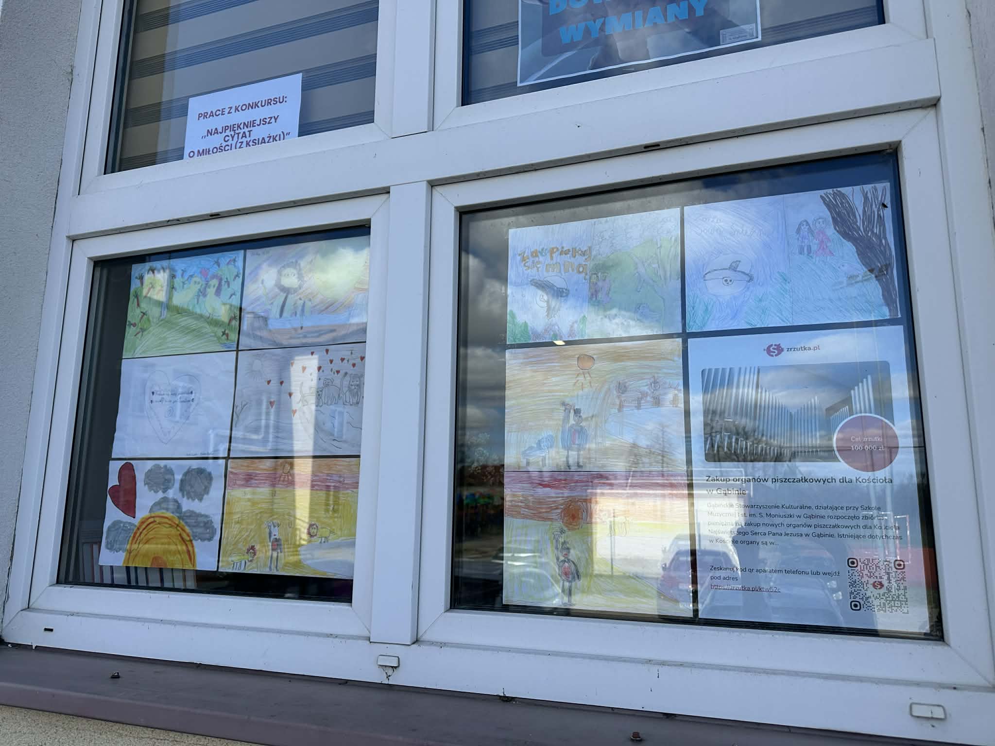 W Filii można oglądać prace konkursowe na ,,Najpiękniejszy cytat o miłości z książki”